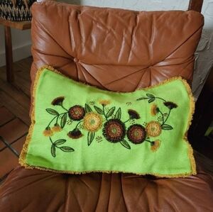 Vntg Crewel Embroidery  Chartreuse Pillow Cover
